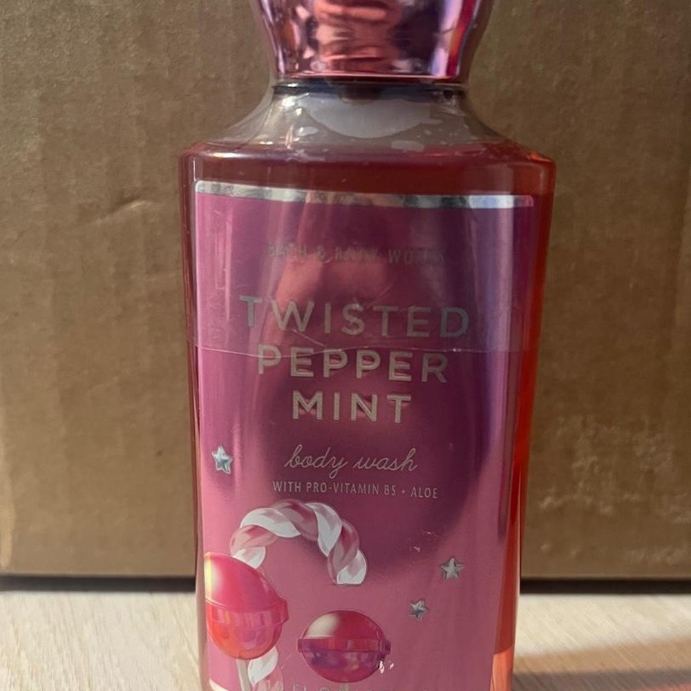 10 oz Twisted Pepper Mint Body Wash with Pro-Vitamin B5 & Aloe